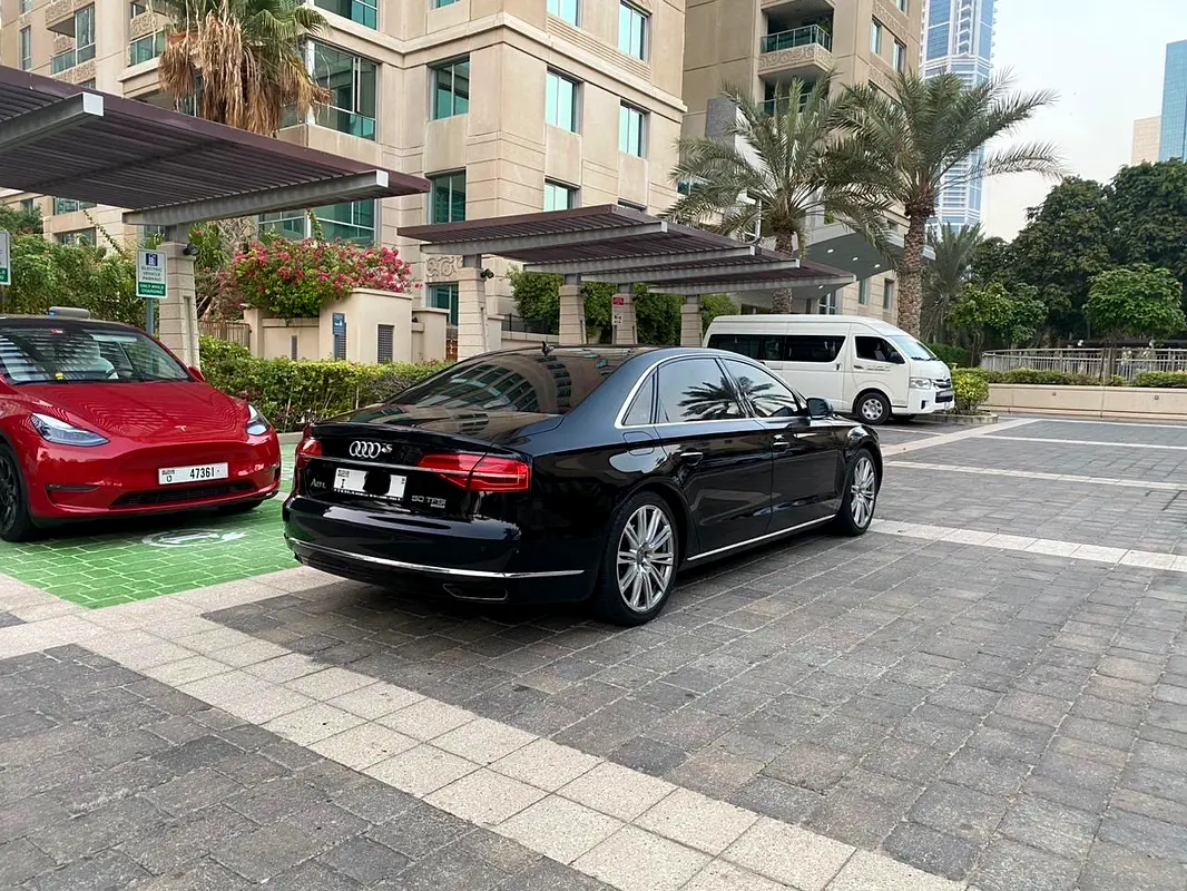 Audi A8 2016 — photo 1 of 11