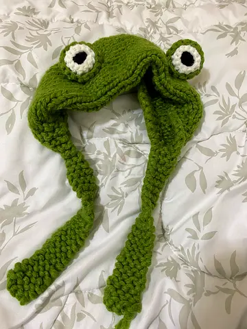 Cute Knitted crochet frog headband hat suitable for adult and children