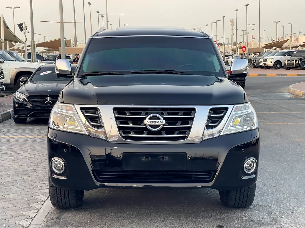 Nissan Patrol 2016 — photo 1 of 17