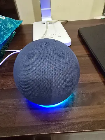 Amazon ho Dot Alexa smart speaker 5th Generation Navy Blue Good  condition - TDRA UAE approved