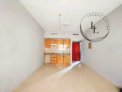 Beautiful studio available in 22k in Al. Khan area..