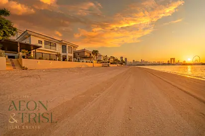 Renovated 5 Bed | Available | Direct Beach Access