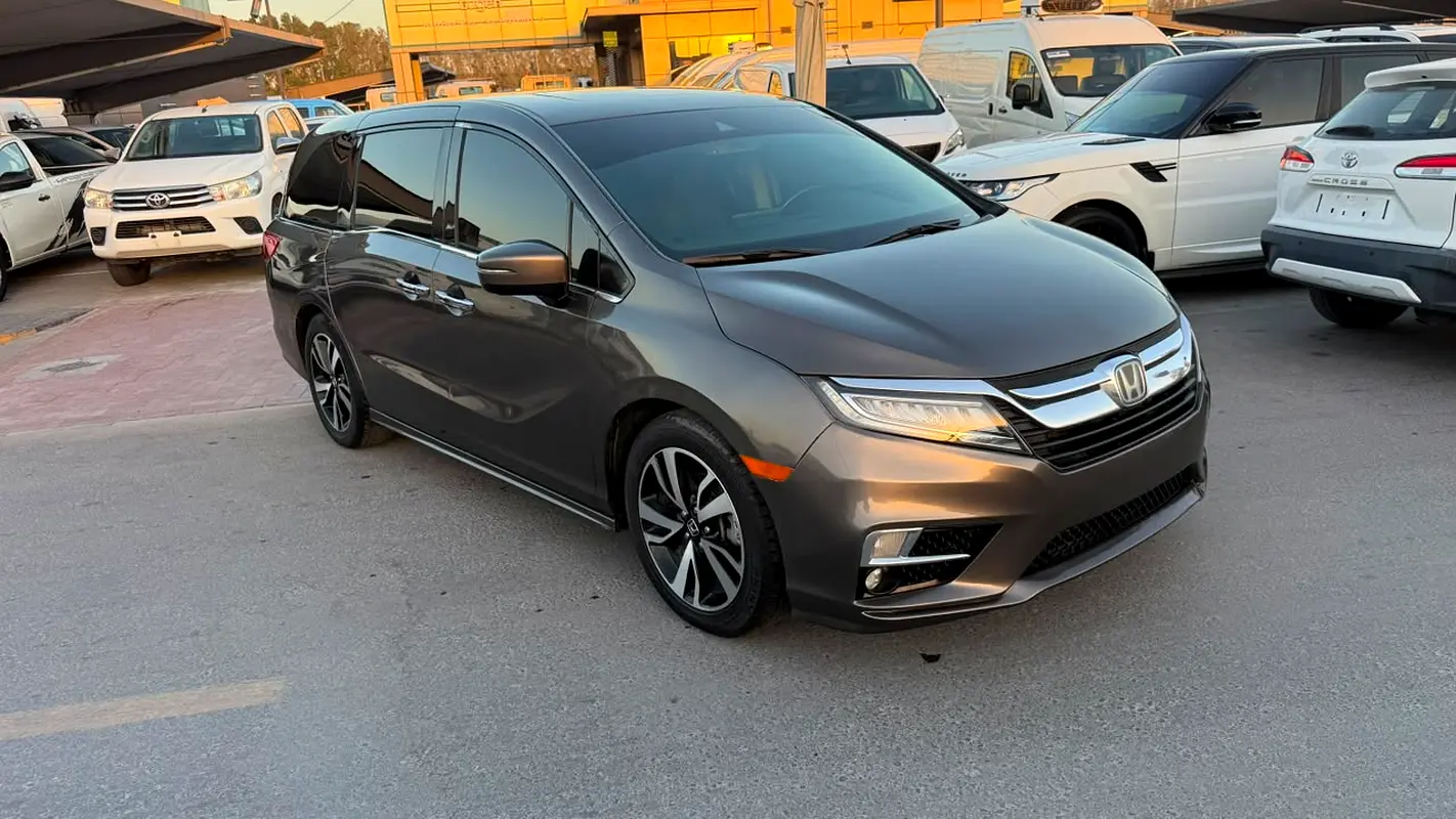 Honda Odyssey 2019 — photo 1 of 16