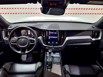 صورة 9 لـ 2021 Volvo XC60