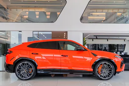 2025 Lamborghini URUS — миниатюра 7