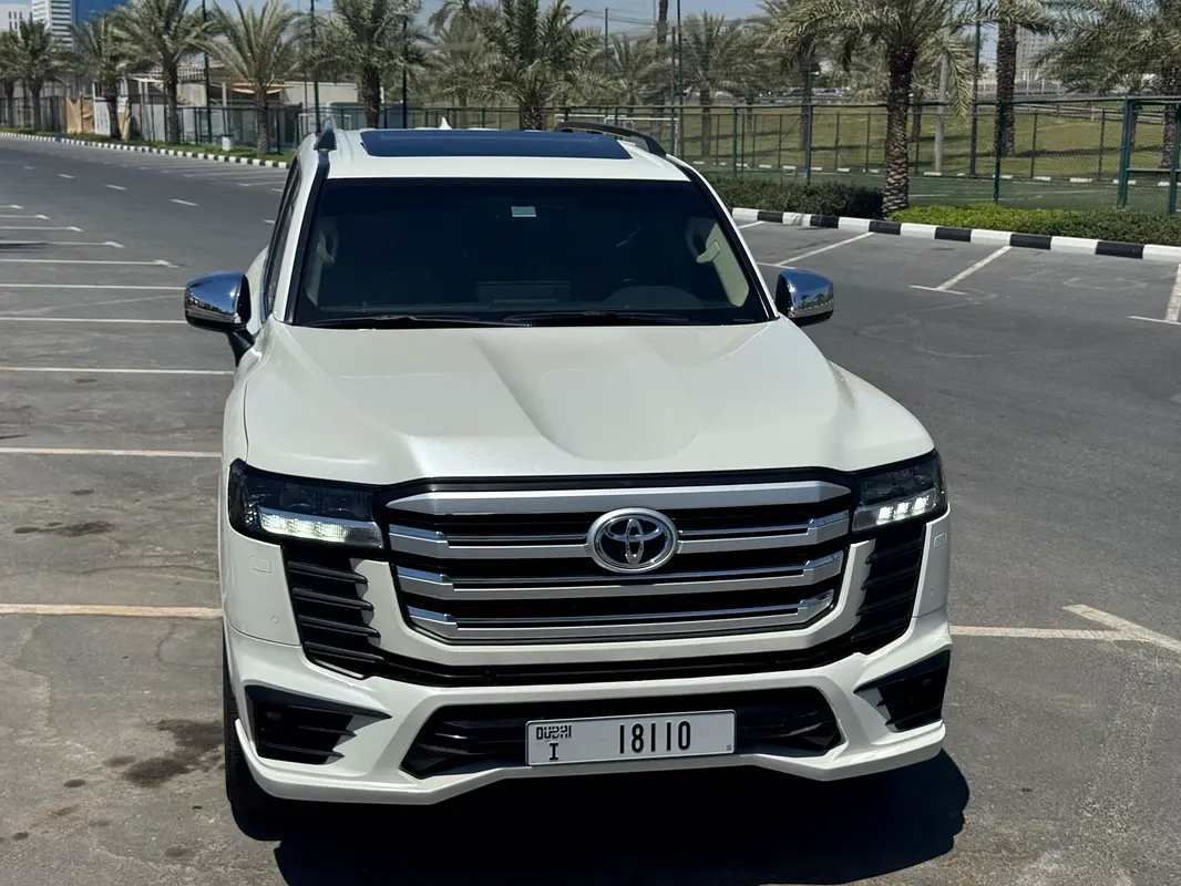 Toyota Land Cruiser 2022 — photo 1 of 8