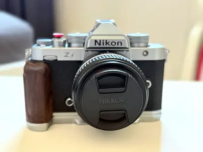 Nikon Zf Full Frame + 40mm F/2 SE + 85mm F/1.8 S + extras (As brand new)