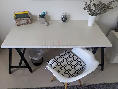 Desk table