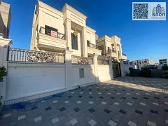 Luxury classic villa, two floors and a roof, price including registration and ownership fees