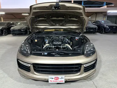 صورة 9 لـ 2015 Porsche CAYENNE