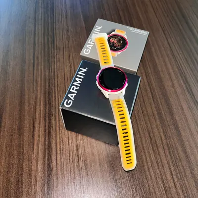 Garmin Forerunner 570 pink 42 mm