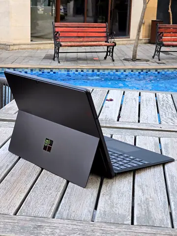Microsoft Surface Pro 9 - Core i7 - 13 Touchscreen - 16GB RAM - 256GB SSD