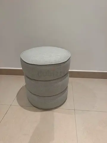 Round Pouf