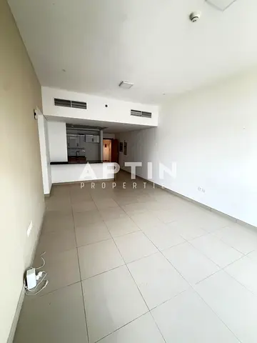 Bright 1 Bedroom Apartment | Semi-Closed Kitchen | Prime DSO Location