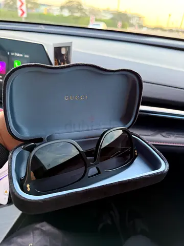 Gucci black square sunglasses with hard case - lightly used