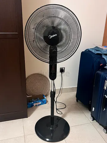 Midea Oscillating Pedestal Fan - Good Working Condition