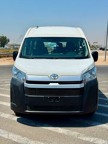 2025 Toyota HIACE — фото 3