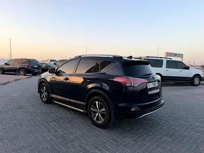 2017 Toyota RAV 4 — фото 4