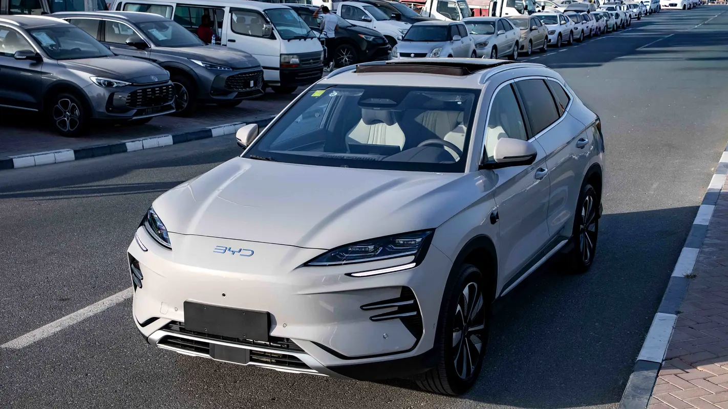 BYD Song Plus 2025 — photo 1 of 18