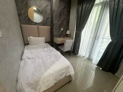 NO COMMISSION, Female apartment , Marina Luxury private room with balcony, near tram station