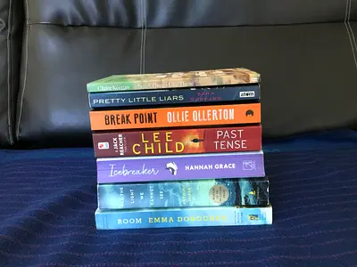 7 THRILLER NOVELS
