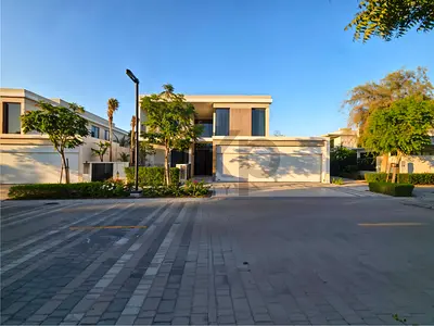 Turnkey | Fully Renovated | PV Unit