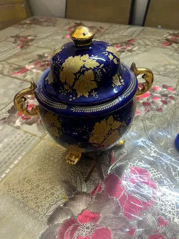Glass pot