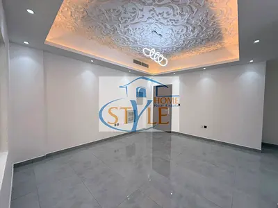 للإيجار شقة مميزة في منطقة العالية داخل بناية جديدة بالكامل، فرصة رائعة للسكن في موقع هادئ ومتميز، والشقة لأول ساكن مع تشطيبات حديثة ومساحات مريحة