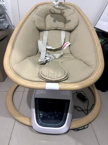 Lightwood Baby Electric Rocker/Sleeper with Safety Harness - Beige