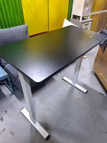 electric sit/stand office table / desk - sturdy metal legs