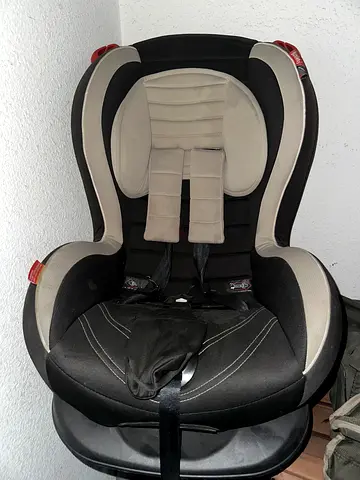 Used convertible baby car seat - good condition