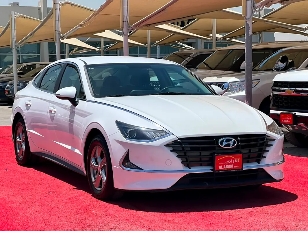 Hyundai Sonata 2023 — photo 1 of 20