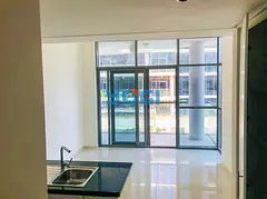 Bright and Spacious Studio | Pool View | Vacant