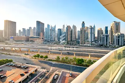 Panoramic Skyline View | Large Balcony