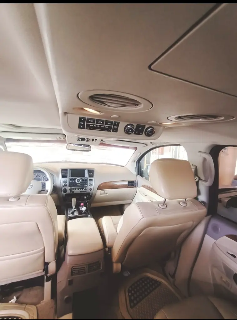 Nissan Armada 2012 — photo 1 of 11