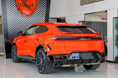 2025 Lamborghini URUS — миниатюра 6