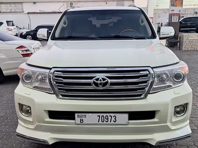 Land cruiser gxr v8 family used very good condition gcc