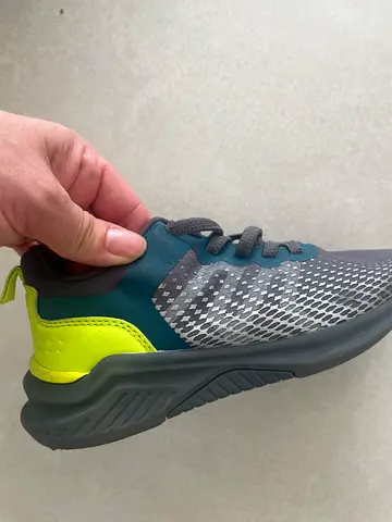 Sport shoes size uk 10