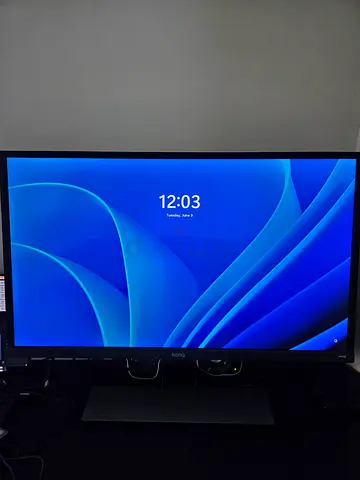 32 inch 4k  BenQ EW3270U monitor