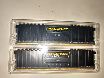 Corsair Vengeance LPX DDR4 2 x 8GB (Black) RAM sticks