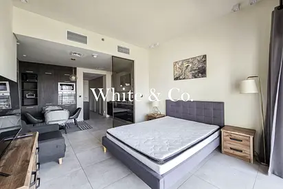 Stunning Studio | Balcony | City Views
