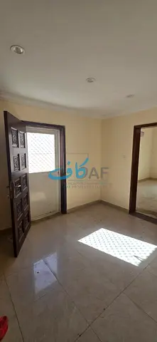 فيلا مميزة للإيجار في الشارقة تجمع بين مساحة الأرض الكبيرة وجودة البناء والتوزيع العملي للسكن