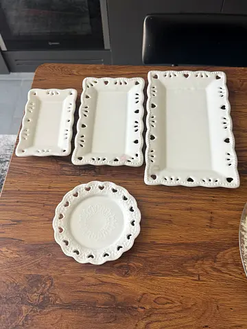 Set of 4 white decorative ceramic serving trays and dish