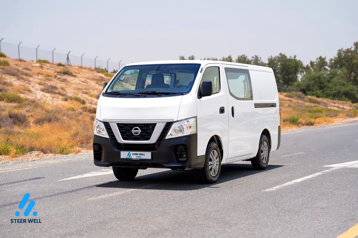 Nissan Urvan 2021 — photo 1 of 20