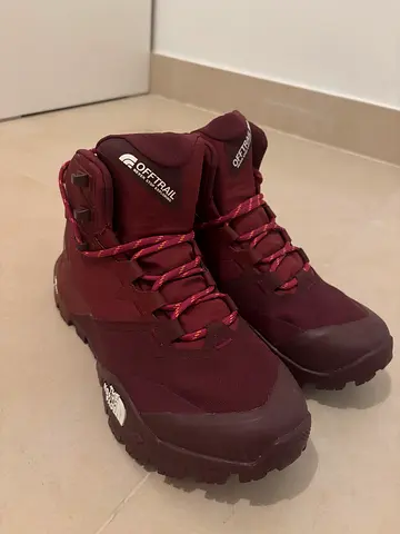 ⭐️BRAND NEW⭐️ North Face trekking boots plum