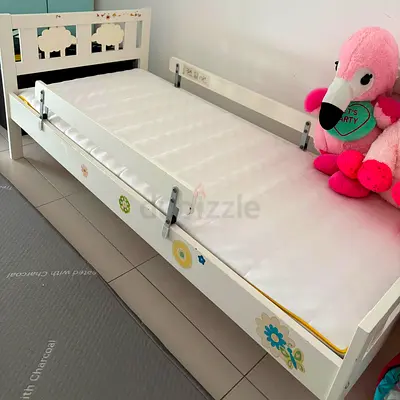 White Wooden Toddler Bed with Safety Rails - Good Condition, 2 plushy toys gifted