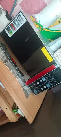 Used compact microwave oven - good working condition
