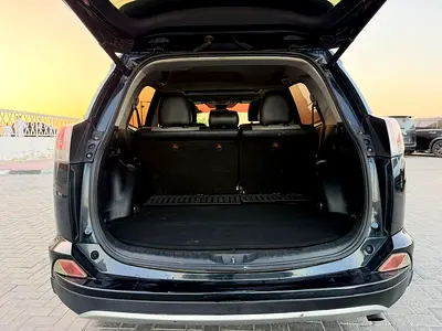 2017 Toyota RAV 4 — фото 11