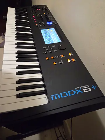 Yamaha MODX 6+ Synthesizer