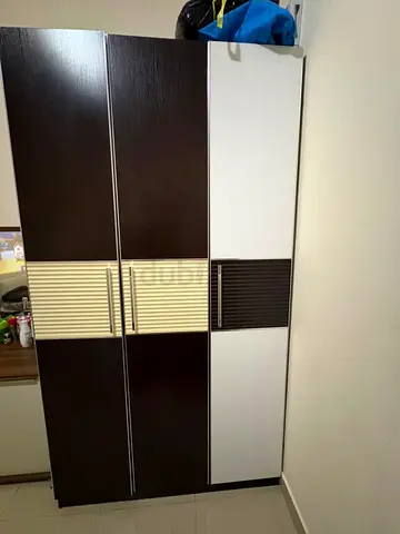 3-door Wardrobe in Dark Wood  White Finish - Excellent Condition